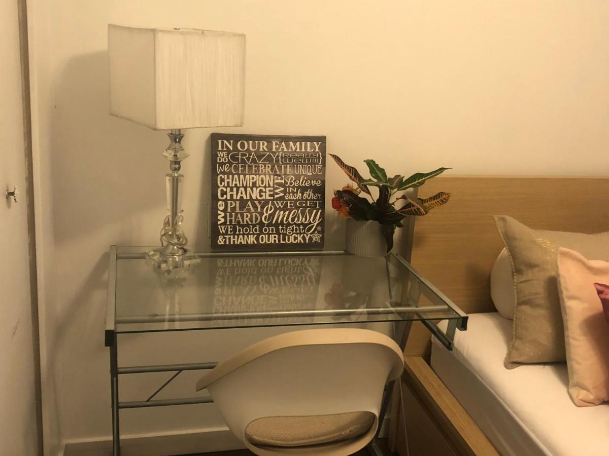 Quiet-Comfy 3 Bedroom Home On A Tree Lined Street In Kits バンクーバー エクステリア 写真
